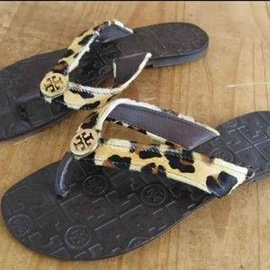 Tory Burch Thora Flip Flops Animal Print Fur Strip Gold Logo Sandals Size 7